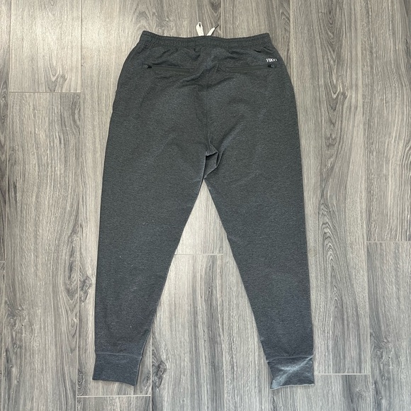 Vuori Sunday Performance Joggers.   Charcoal. Size medium - Picture 2 of 3